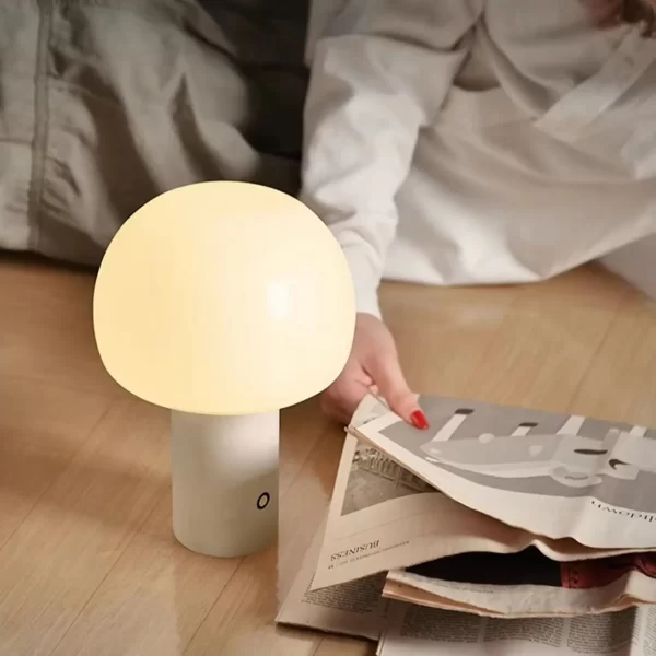 LED Charging Table Lamp New Mushroom Lamp 3-colors Dimming Desk Lamp Mushroom Night Light for Bar Restaurant Bedroom Decoration